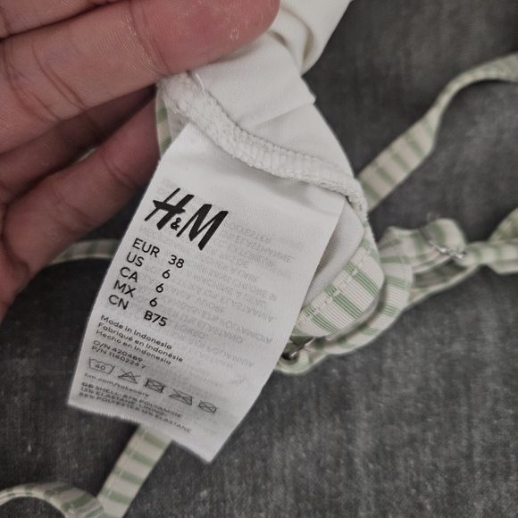 Striped Ruffle Trim Bikini SET - Picture 7 of 7